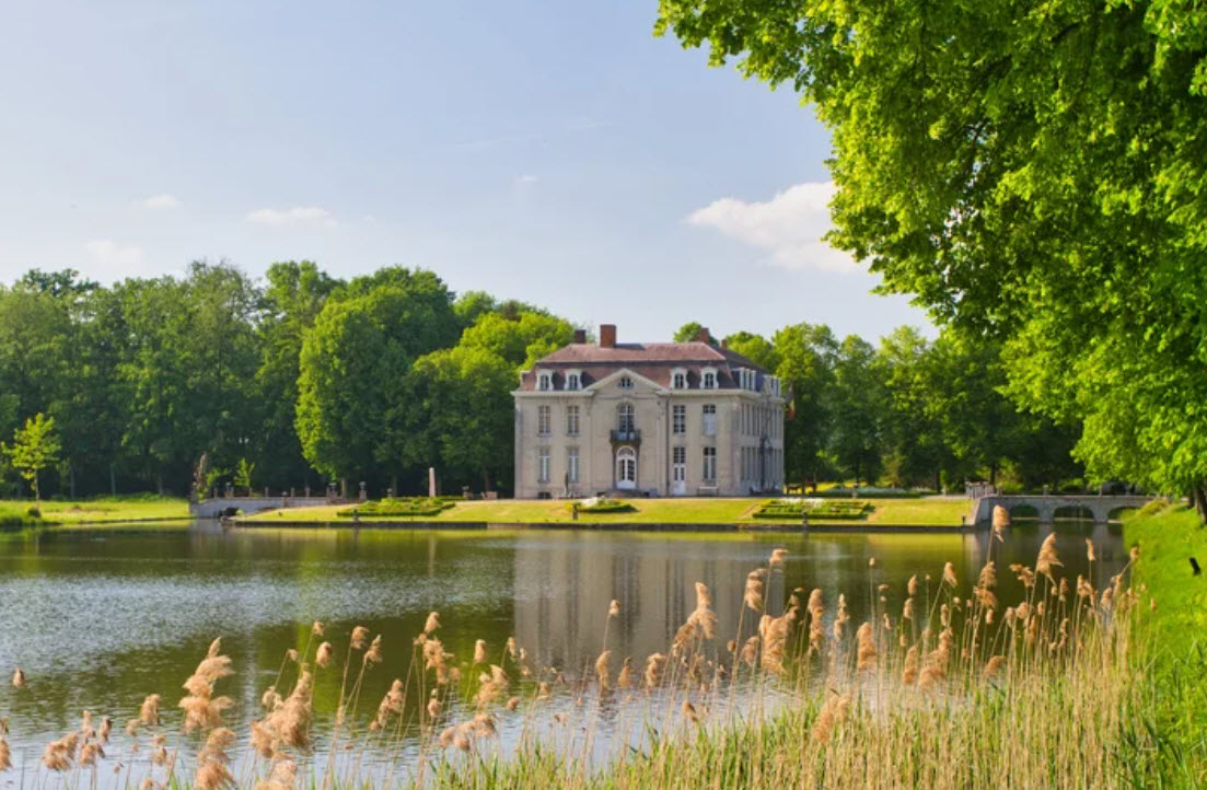 Kasteel Van Leeuwergem, Belgium